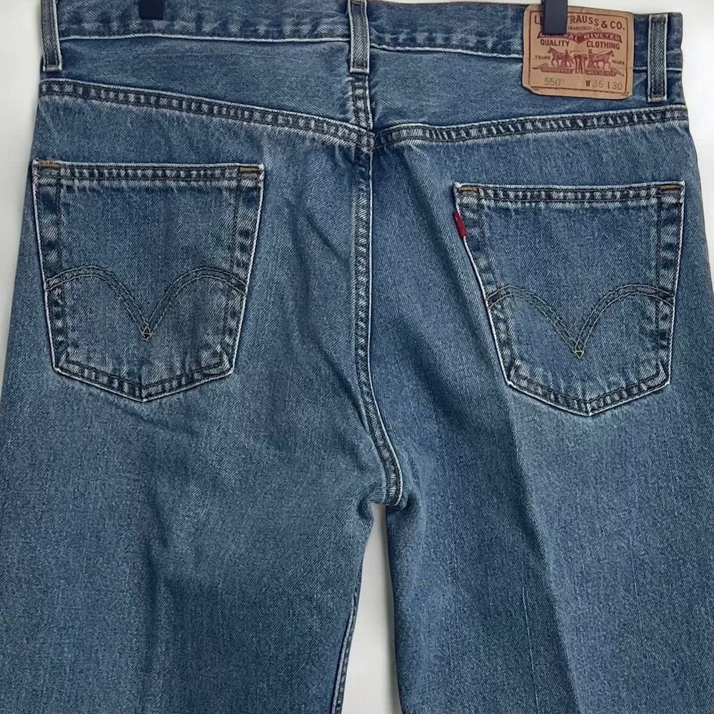 Levis 550 Relaxed Fit Tapered Leg Jeans Mens 36x30 Actual 36x29 Medium Wash Blue